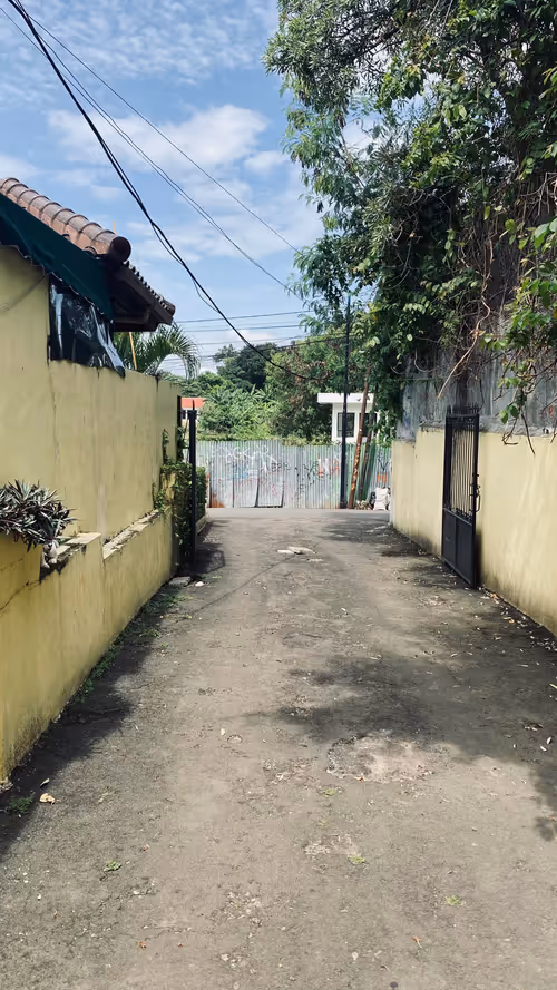 Item #67351599835119222926472791054605114312857726710672675867915900145661414211585 Media