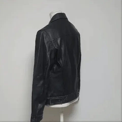 Item #61160063543785031036630373446132046692243115563606250612256153637213173710849 Media