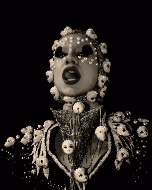 Item #109162157552346088047496633038404394118504199992061596446112929375332245438465 Media