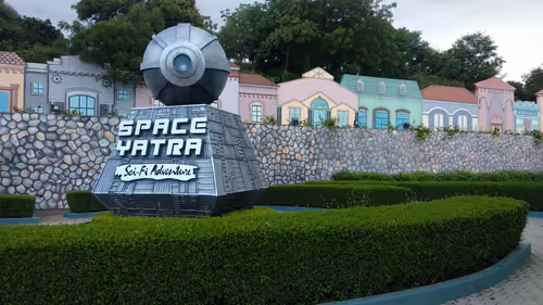 Item #39676406295391037373845145419236642061934828919848177162751571630118823526401 Media