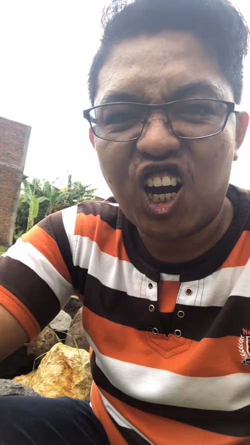 Item #92948981865320422805599959830976556920479252147255563009901976876705529200641 Media