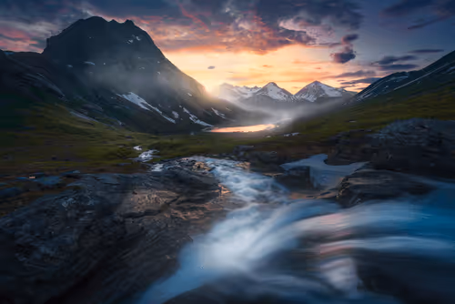 Item #96581077355438815098839991825512832741865857060493476294166675716074899505153 Media