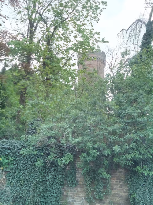 Item #7967281033894542222055828877453032867342209807388350993583448482743171678209 Media