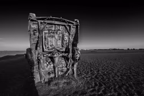 Item #12745649856637051747858071481456446467112192728356936044427916863677833150474 Media