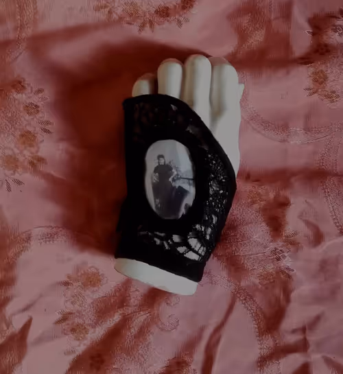 Item #85043563857425734787029872858228068518532895461354812368453176411873431519233 Media