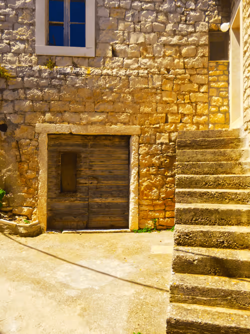 Item #23186007729053203064202564950252010176441349976529161374651306470717555474433 Media