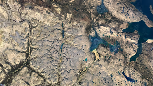 Item #21766675222774875702069380138995276219631073462771150610816623024697855967233 Media