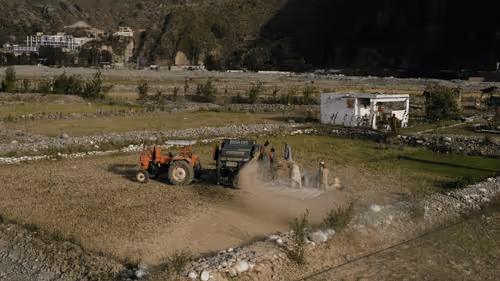 Item #801979788320540129322777538039369849814294169929945991077958224694464217098 Media