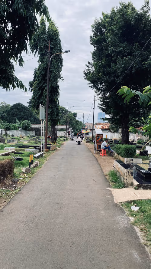 Item #67351599835119222926472791054605114312857726710672675867915900163253600256001 Media