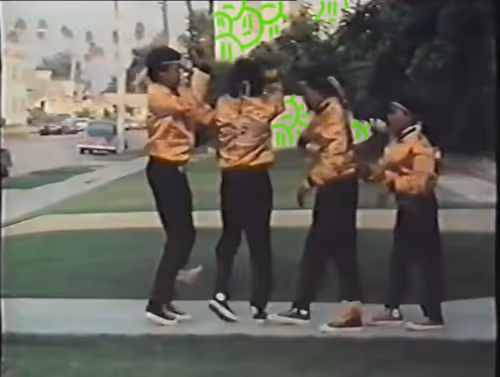 Item #64033267304362519580439982441308994975958349507284593588752999454793535586314 Media