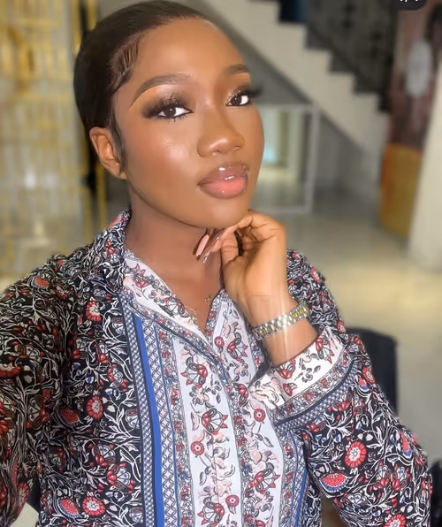 Item #114231536110856032167268448123404005341432531048987932539593243590354026889217 Media