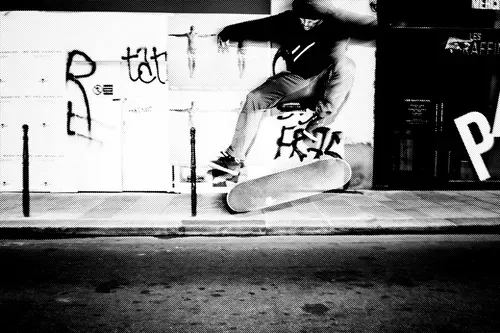 Item #12410577085583635741847651053181208342609125987671627115778380734926996635649 Media