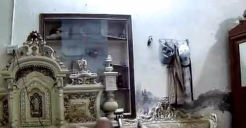 Item #73430377748437632300210939424506582758372413475857115437499436808898367979525 Media