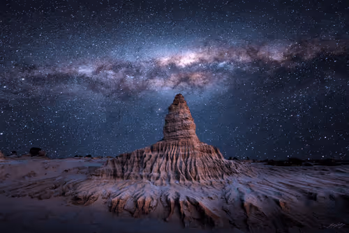 Item #5616953568499340907775711825497604278044637464082209410752742842858972643329 Media