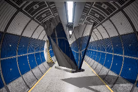 Item #108877892955531424060111175675600293675779479975717963440955323319287222894593 Media