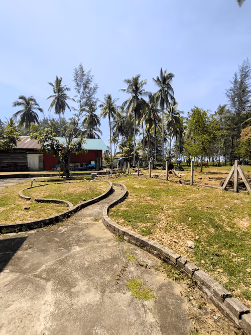 Item #26315463919006413240702995586573937938911851246900991635310397660760035557377 Media