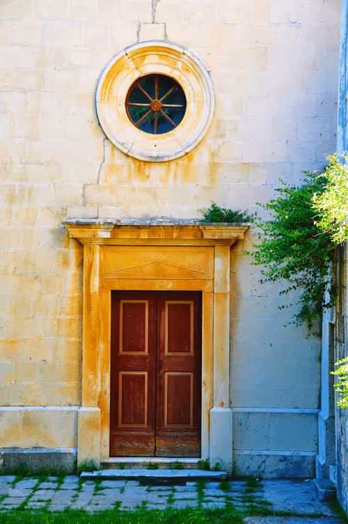 Item #23186007729053203064202564950252010176441349976529161374651306458622927568897 Media