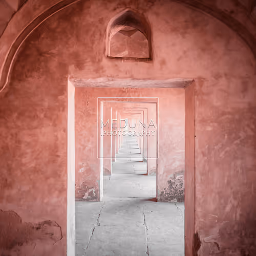 Item #112381046722962836592974674419935165827730707126809541689433939881118616518666 Media