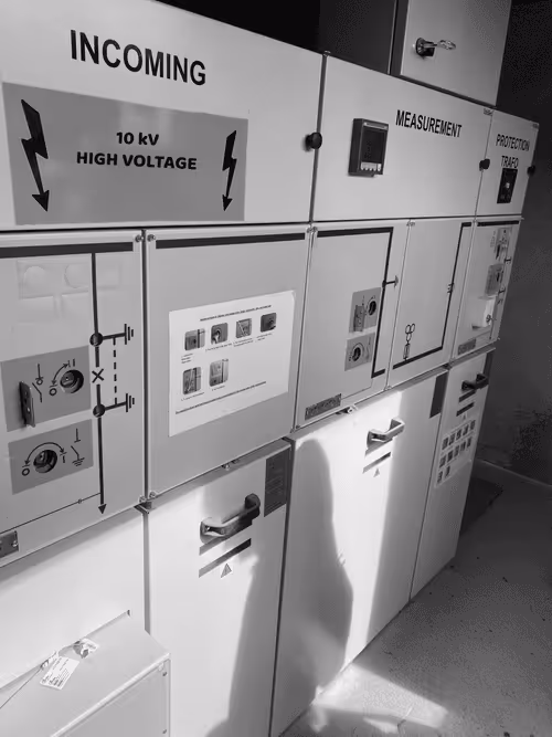 Item #69969007034438460989646190395071388151100463767680341424582910200865068417025 Media