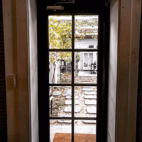 Item #56898950157913093593627224256500170032881666157173615048892704367108314628097 Media