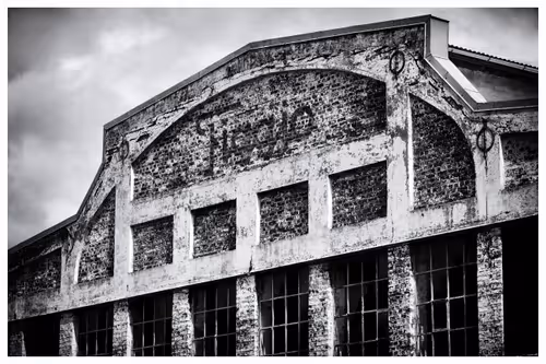 Item #17246773967106427395426250000565453120833818394642551124170626596408783798273 Media