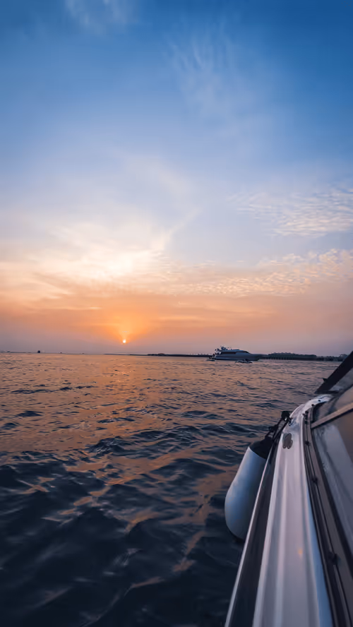 Item #112667008341302243302689137385956133130618064470449479276921417594181720735745 Media