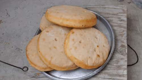 Item #53581876738018030526296833198765097323208142745183468553001527188518200147969 Media