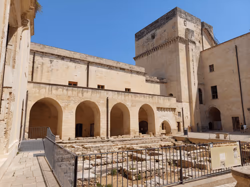 Item #43505702085321246701285015339688837487321998718285252344027785079777554071553 Media