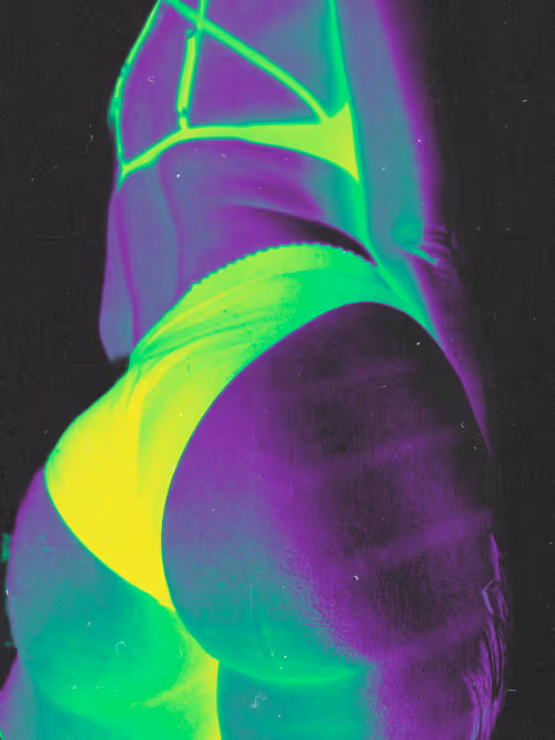 Item #56526796178313720334754314025513927637226853314793398068747356307566142423041 Media