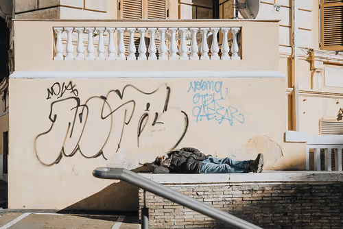 Item #96085108944612284807369557798645961802562959138793145435579965125278386094081 Media