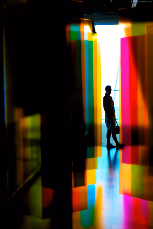 Item #45576425564904372626892608315059614446222544919153294335331944290749226418177 Media