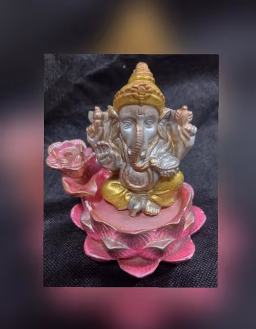 Item #63351240701706146863877138506185809814262153931553815606685486041926712950785 Media