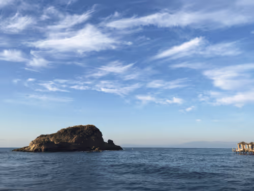 Item #92527963022310337476178849508133953507601236115537355205222178437499665252353 Media