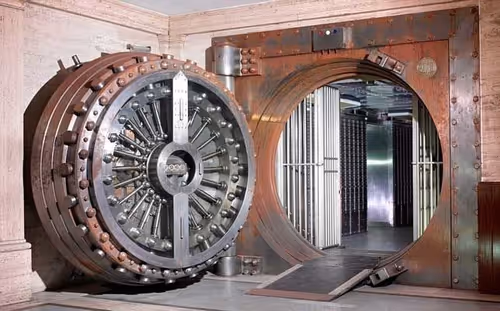 Item #20336690621036582620961479085495167733789914358884497992711347588109388742657 Media