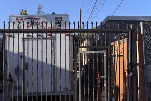 Item #63469761567061717341732170854689072472341875368113613158341509152445927784449 Media