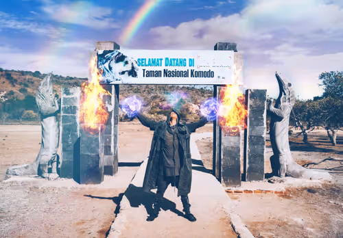 Item #83602917889072311038196738115952345562176890266904803816015406202638659747841 Media