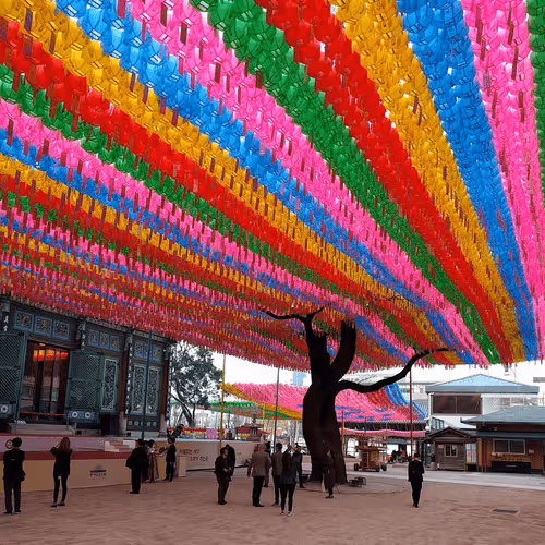 Item #56898950157913093593627224256500170032881666157173615048892704326426384400385 Media