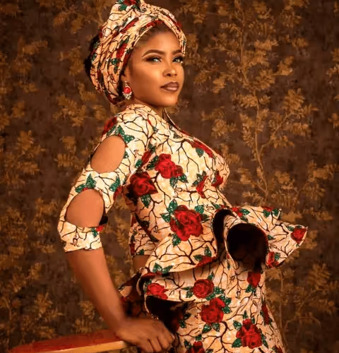 Item #48209045355319868405836092168484765281709319849119531571533318850967043571713 Media