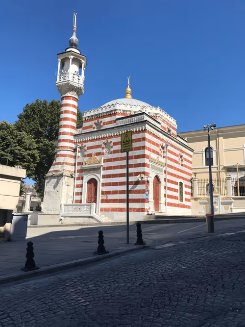 Item #57164340370605487482771130434956821177092171765090651853542028297802537238529 Media