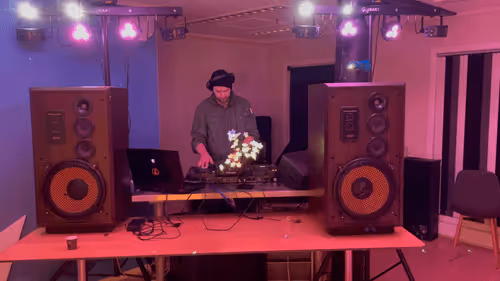 Item #82846146539956530579045854039281485655757396760242173571066962147957234728961 Media