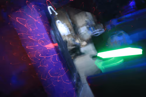 Item #25388429571187189400142896144030193801342767201083735738326485281595946172417 Media