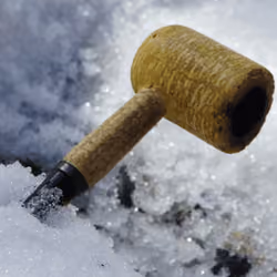 Corncob pipe in snowman style