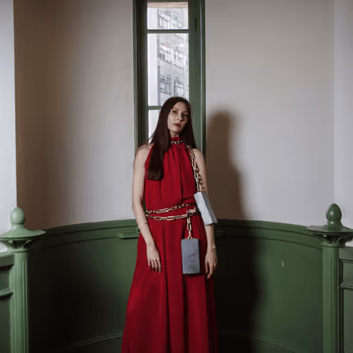 Item #58449322519431846872253089804577122753682979220247499216515440975634212323329 Media