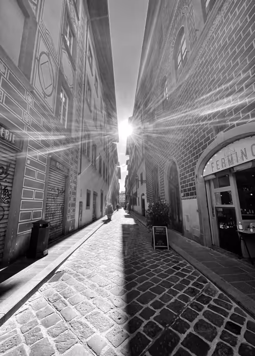 Item #44700108579651333138667542629820837396884608340507399849221760753842354388993 Media