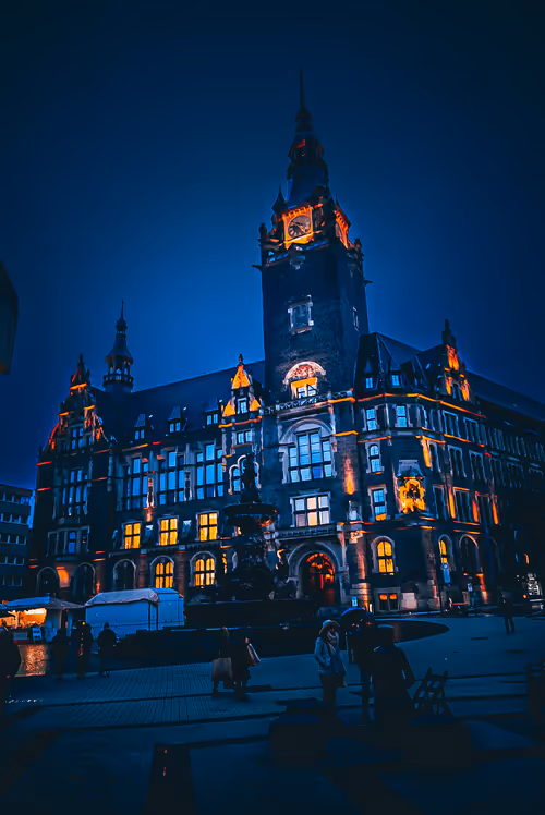 Item #1221306337100687933341799586999295926059352826216580485186700611637861154817 Media