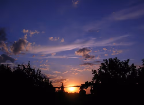 Item #55297223282317197917185791022658401724226762533250968792427961305835629445121 Media