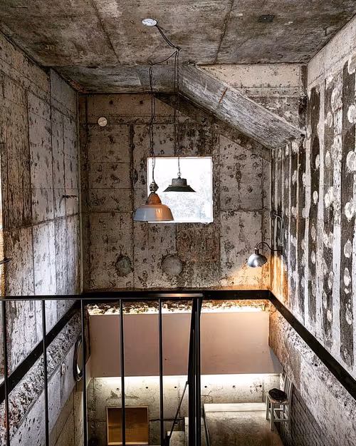 Item #56898950157913093593627224256500170032881666157173615048892704342919058817025 Media