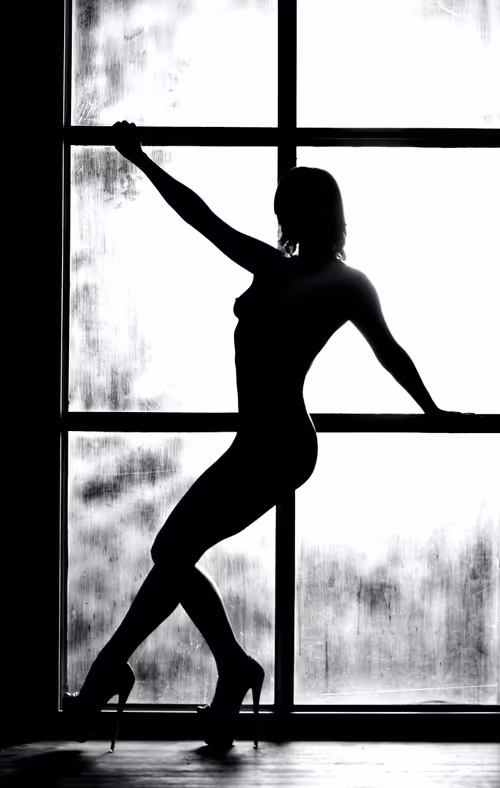 Item #17600324255155483974859458373841560495006206537746897922081710221954474049537 Media