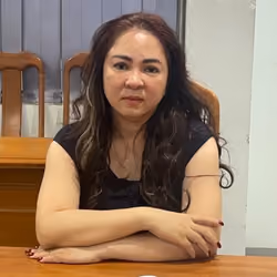 CEO NPH bi bat