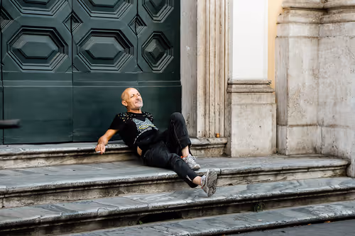 Item #24903874531350115991913359074638014120394763804843076394666794924758265757697 Media